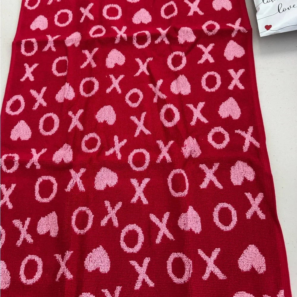 NEW Valentines Day Heart,Xs and Os Hand-towel 16” x 25”